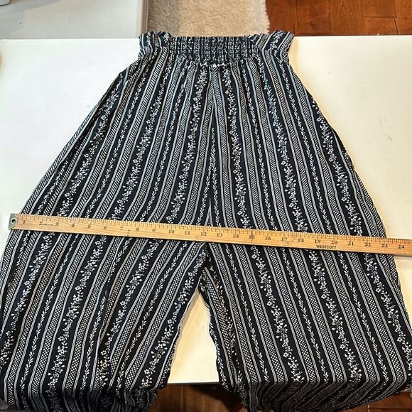 Maaji beachwear Carissa black and white jumpsuit Medium - Picture 8 of 9